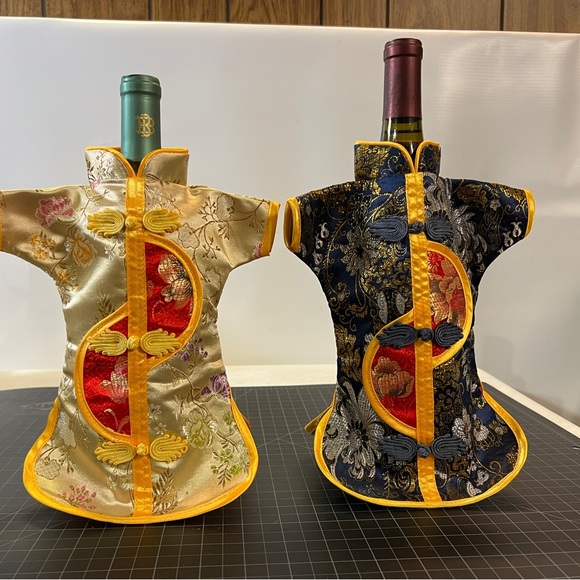Other - VGUC Asian themed wine bottle covers